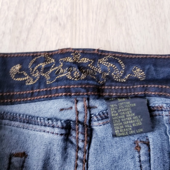 Queen Jeans | Size 7 Juniors - Picture 5 of 5
